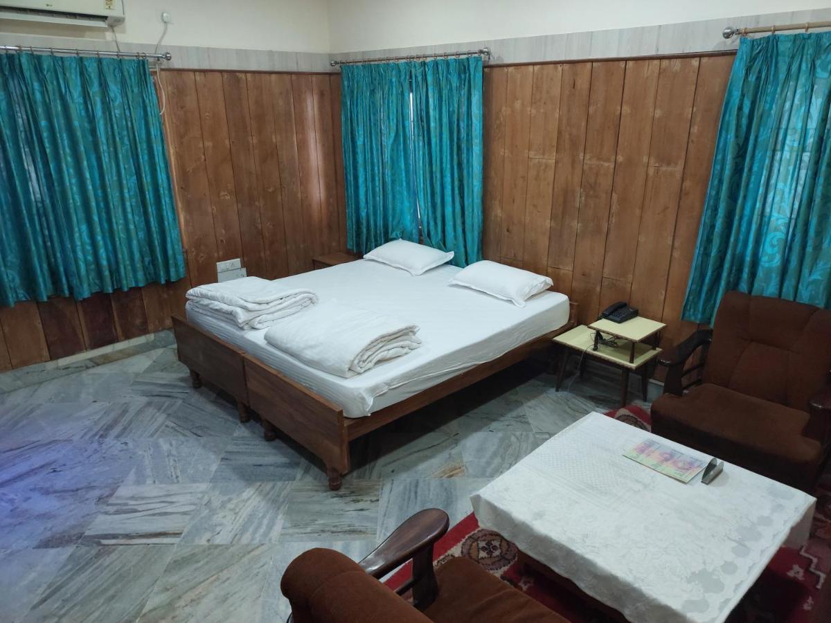 Radhika Resort 布巴内什瓦尔 外观 照片